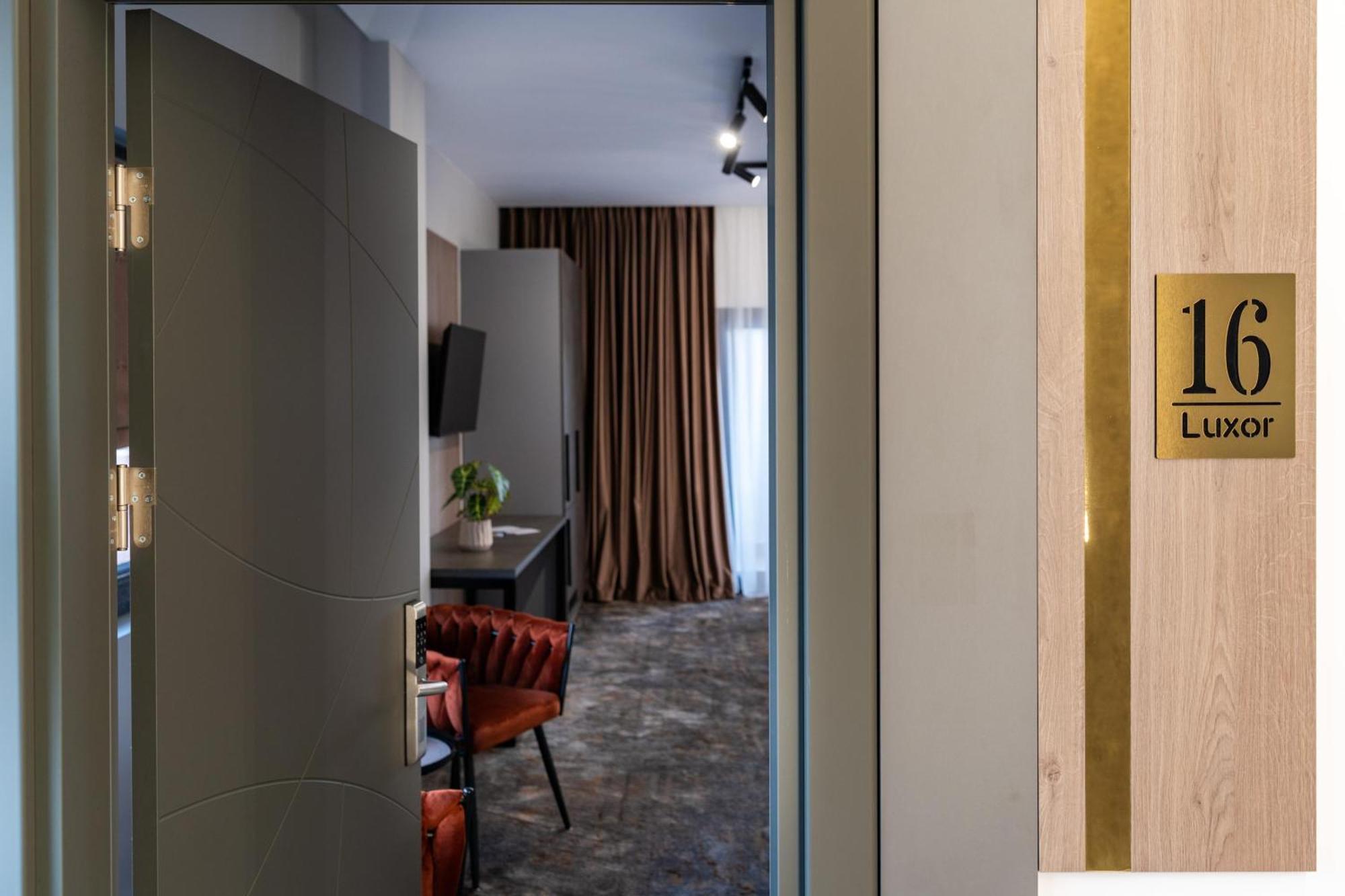 Hotel Luxor Medgidia Eksteriør billede